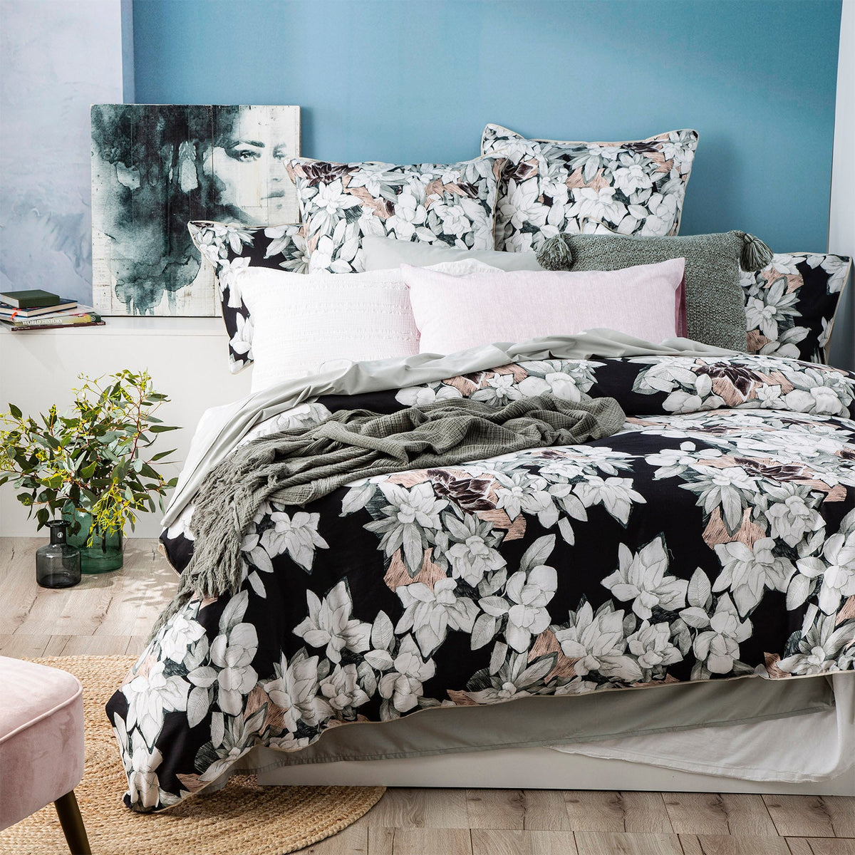 Renee Taylor 300 TC Cotton Reversible Quilt cover Set Super King Ivy