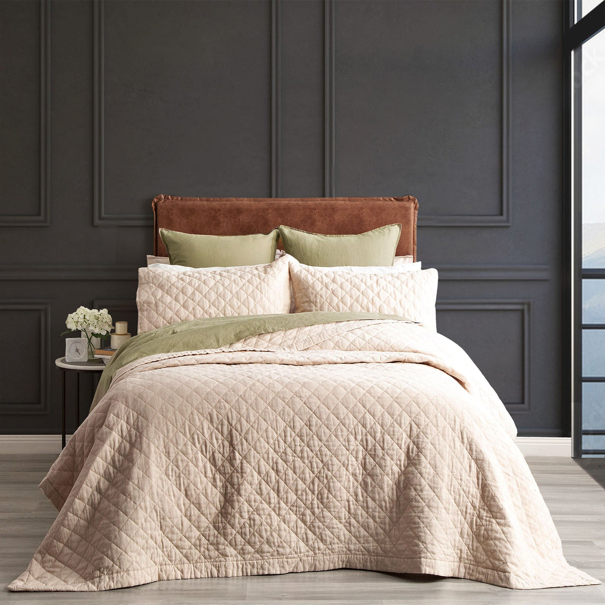 Renee Taylor Cavallo Stone washed French Linen Quilted Bed Coverlet Set Queen/King Natural