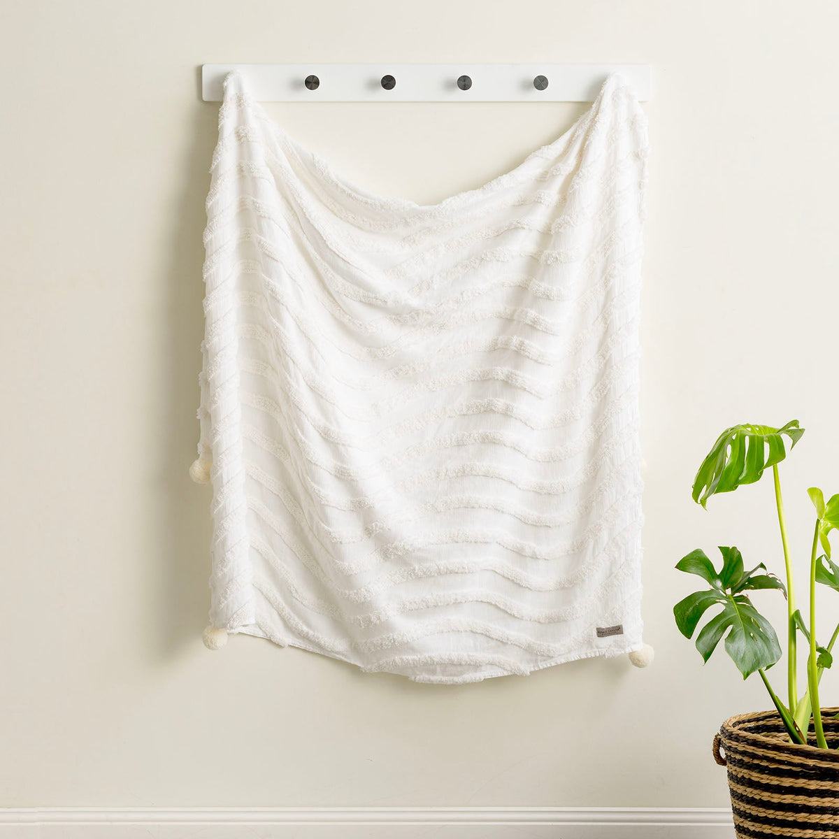 Renee Taylor Wave Cotton Chenille Vintage Washed Tufted Throw 130 x 200 Cms White